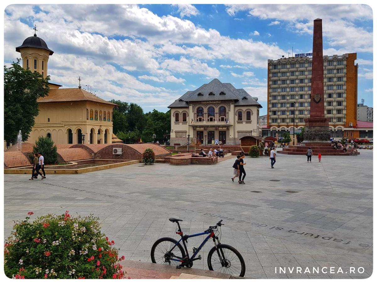 Hotel Unirea Focşani エクステリア 写真