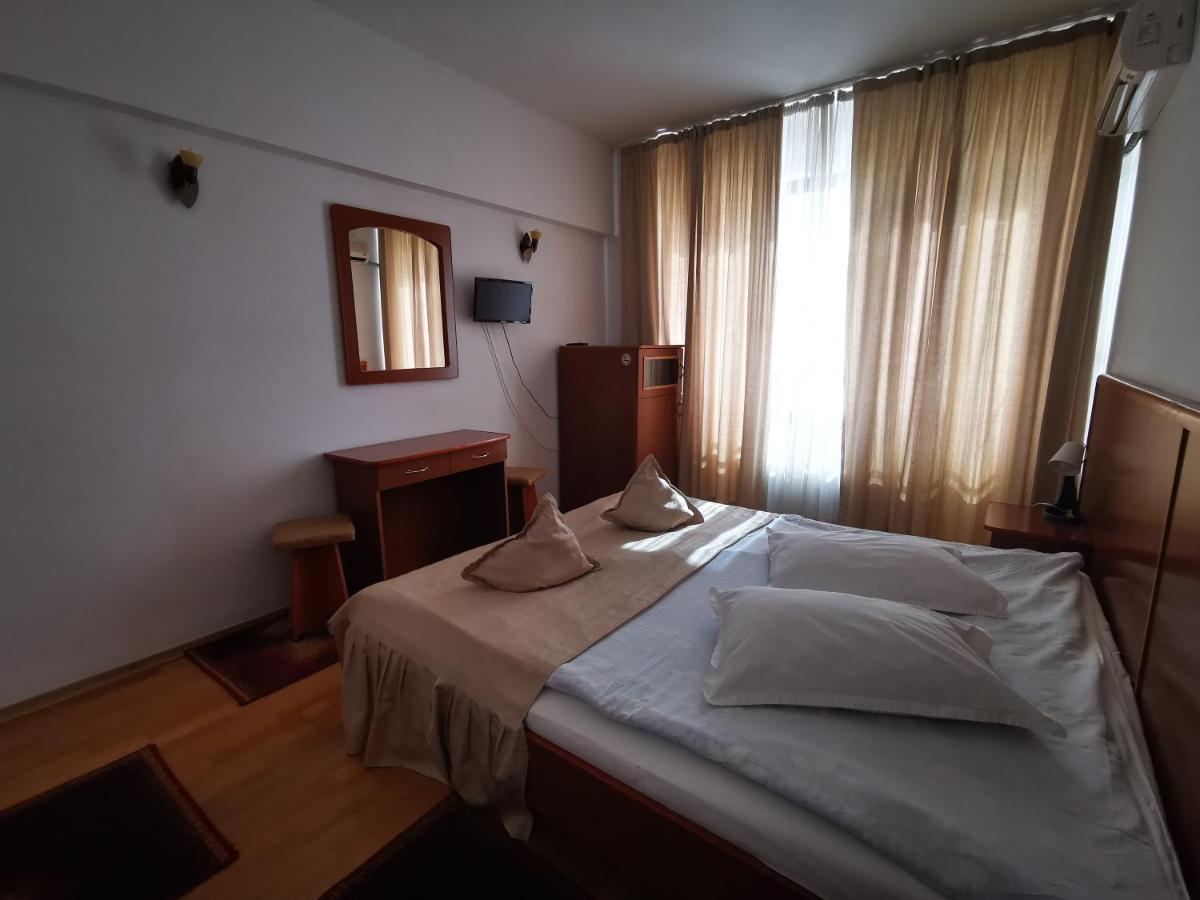Hotel Unirea Focşani エクステリア 写真