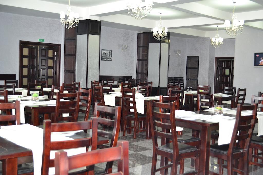 Hotel Unirea Focşani エクステリア 写真
